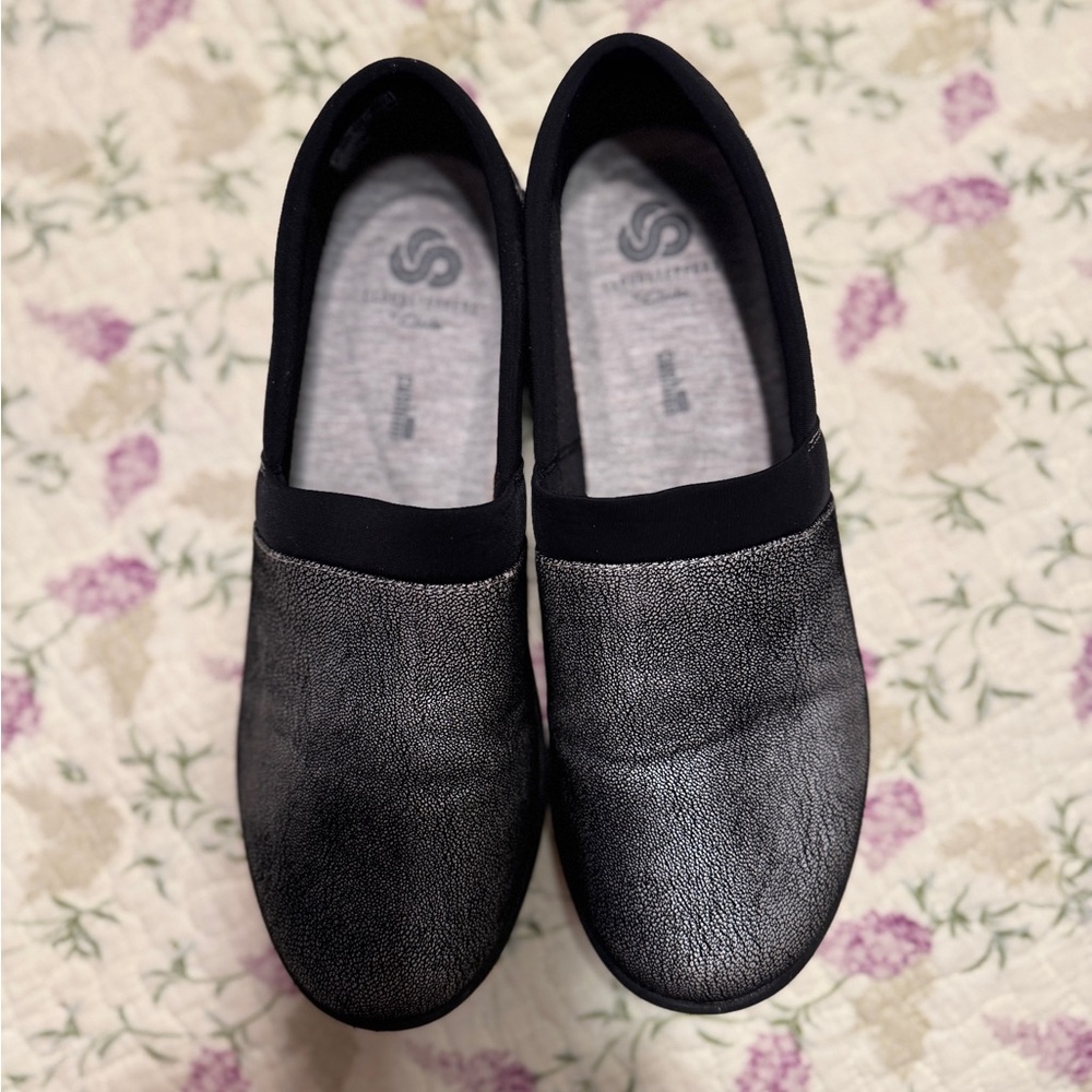 Clarks Cloudsteppers Black and Gray Slip-Ons Size 7N